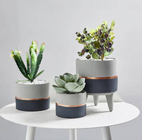 Cache-pot sur pied bas design effet Ciment Ultima | Marco Lucetti