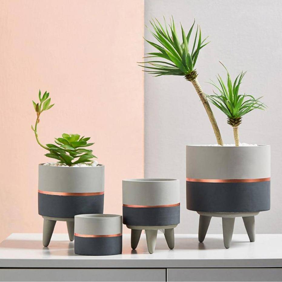 Cache-pot sur pied bas design effet Ciment Ultima | Marco Lucetti