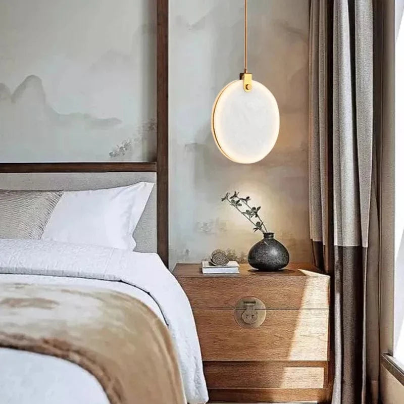 Éclairage Suspendu de Luxe en Marbre pour Restaurants Chic | Marco Lucetti