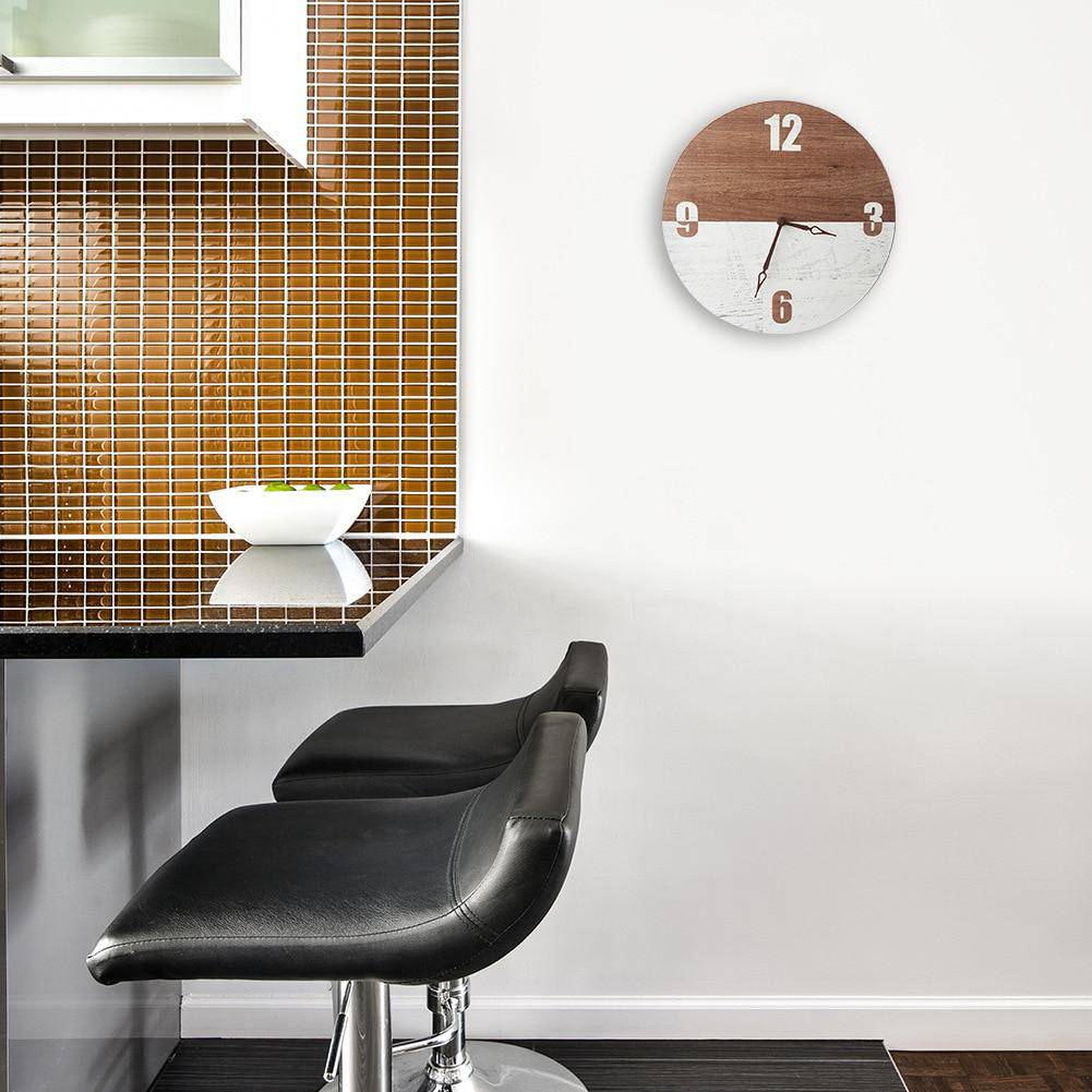 Horloge murale scandinave en bois blanc et marron 28cm Hours - Nordic Time | Marco Lucetti