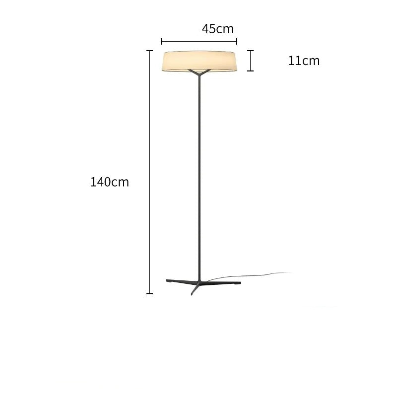 Lampadaire minimaliste par un styliste italien