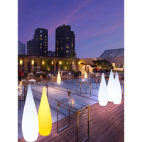 Lampadaire de jardin solaire étanche en forme de goutte d'eau - ÉcoLumière™ | Marco Lucetti