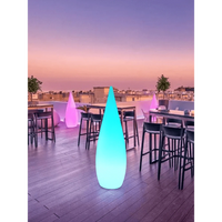 Lampadaire de jardin solaire étanche en forme de goutte d'eau - ÉcoLumière™ | Marco Lucetti