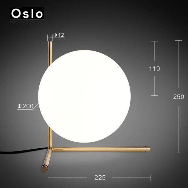 Lampadaire design doré LED avec boule de verre | Marco Lucetti Lampadaire