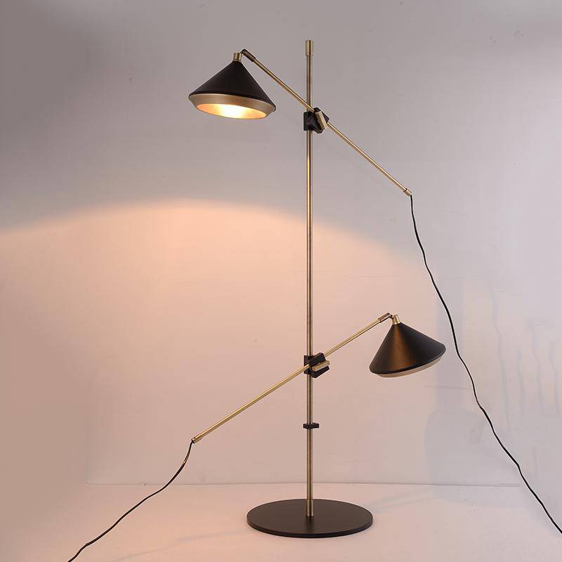 Lampadaire design "Glam Shine" avec 2 abat-jours ajustables sur pied doré | Marco Lucetti