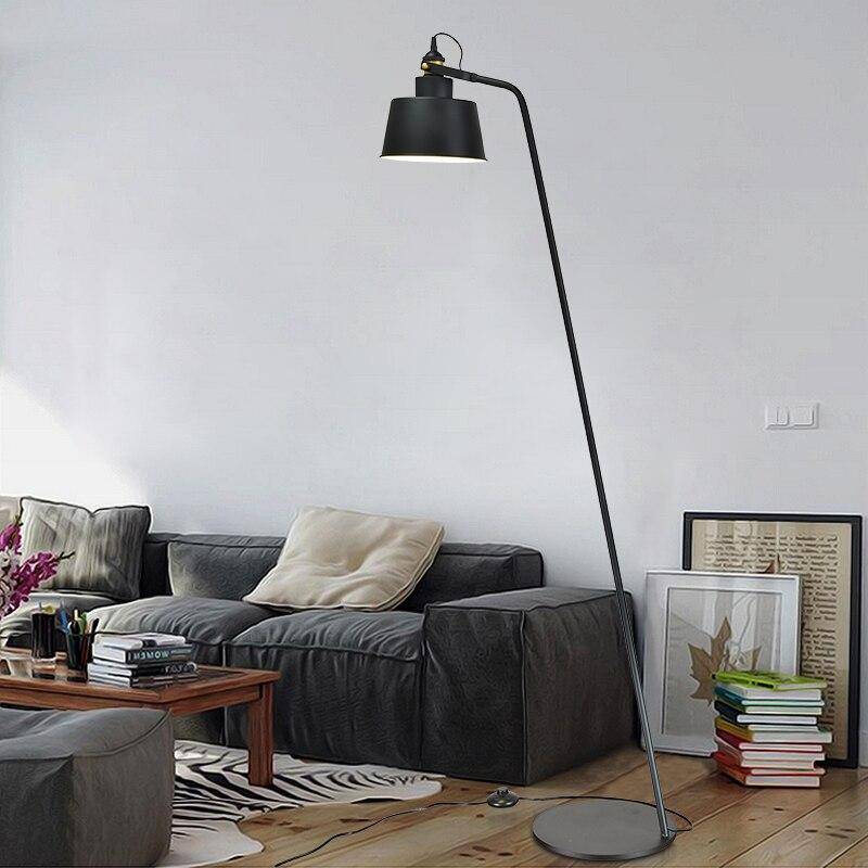 Lampadaire design incliné : Stand Incliné Moderne | Marco Lucetti