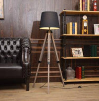 Lampadaire design sur tréteaux en bois avec abat-jour ajustable | Marco Lucetti G