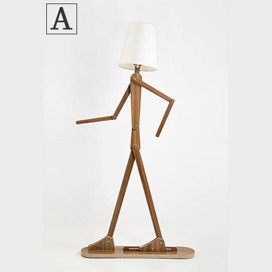 Lampadaire en bois japonais en forme de bonhomme | Marco Lucetti