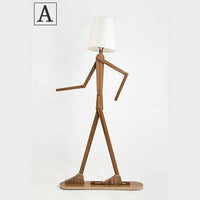 Lampadaire en bois japonais en forme de bonhomme | Marco Lucetti