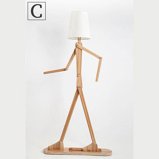Lampadaire en bois japonais en forme de bonhomme | Marco Lucetti C
