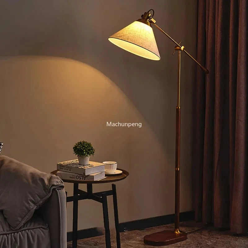 Lampadaire en bois massif avec abat-jour moderne. | Marco Lucetti