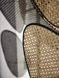 Lampadaire en rotin tricoté par un styliste français | Marco Lucetti