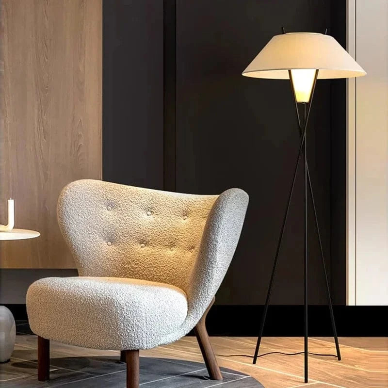 Lampadaire LED design avec interrupteur au pied pour rehausser votre déco intérieure | Marco Lucetti