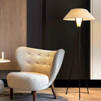 Lampadaire LED design avec interrupteur au pied pour rehausser votre déco intérieure | Marco Lucetti