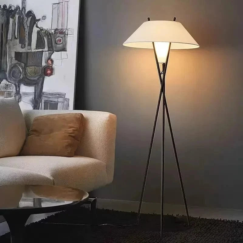 Lampadaire LED design avec interrupteur au pied pour rehausser votre déco intérieure | Marco Lucetti