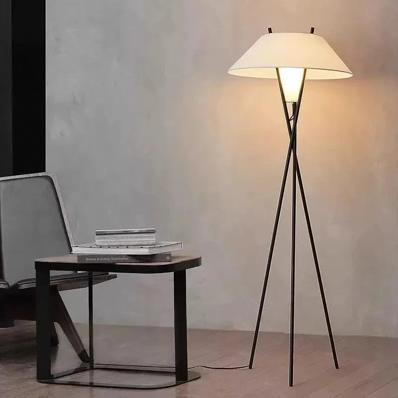 Lampadaire LED design avec interrupteur au pied pour rehausser votre déco intérieure | Marco Lucetti