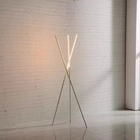 Lampadaire LED moderne pour un salon élégant - Créativité et Atmosphère | Marco Lucetti