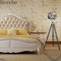 Lampadaire LED Projecteur Tripode en Métal | Marco Lucetti