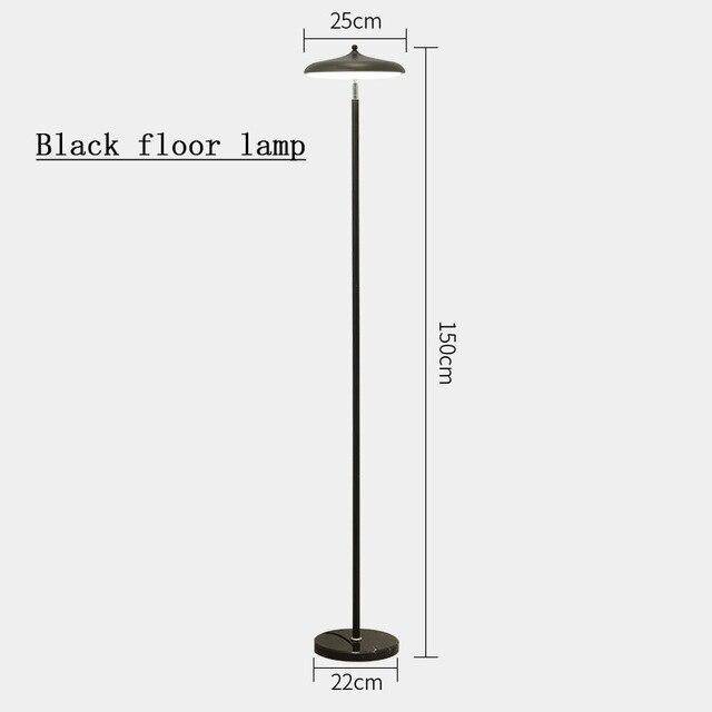 Lampadaire LED Tall de style moderne | Marco Lucetti Noir