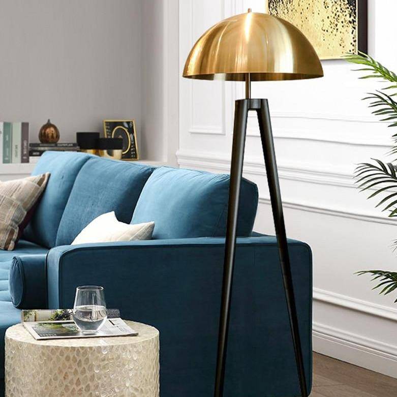 Lampadaire LED tripod noir et or de style design. | Marco Lucetti