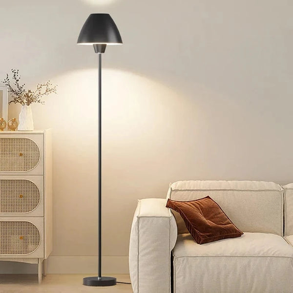 Lampadaire moderne en fer forgé sur pied avancé - Élégance contemporaine | Marco Lucetti