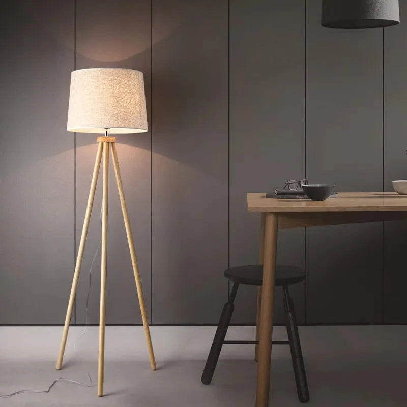 Lampadaire Nordique Bois Art en Bois Massif avec Abat-jour en Tissu LED | Marco Lucetti