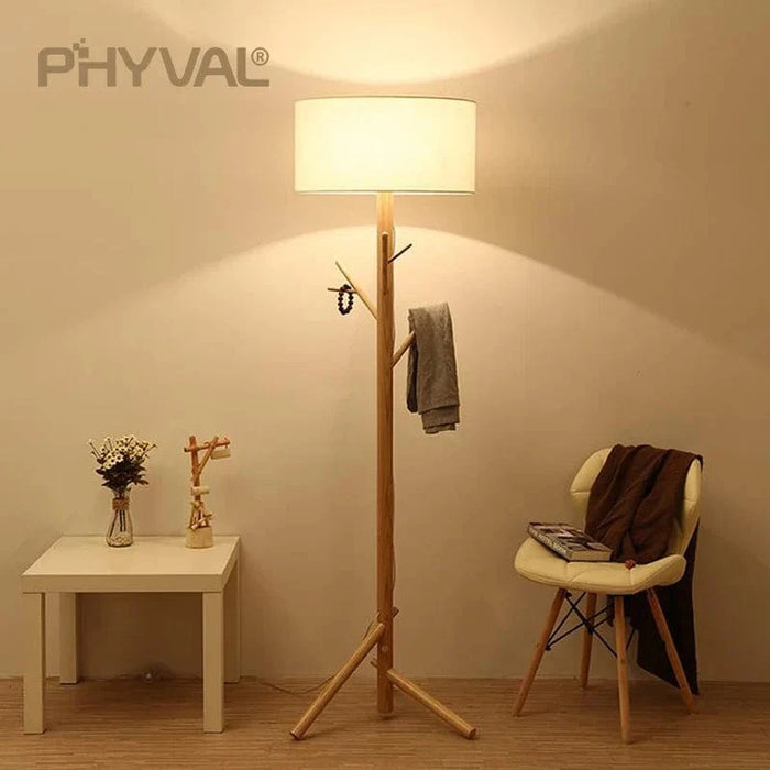 Lampadaire Nordique en Bois avec Pied en Tissu et Interrupteur | Marco Lucetti