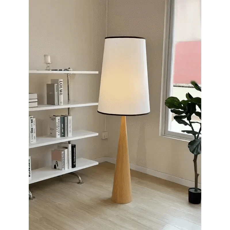 Lampadaire Nordique en Bois Wabi-sabi Japonais | Marco Lucetti