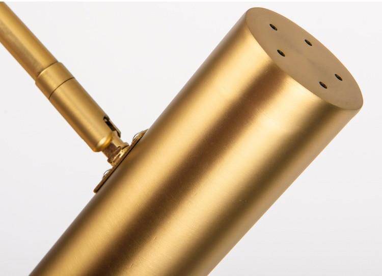 Lampadaire Phube : Design Doré avec Table en Marbre | Marco Lucetti