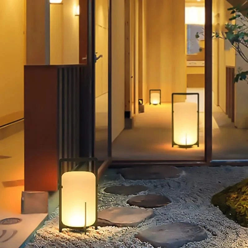 Lampadaire Solaire Moderne en Acrylique - Pour Intérieur et Extérieur - Design Innovant | Marco Lucetti