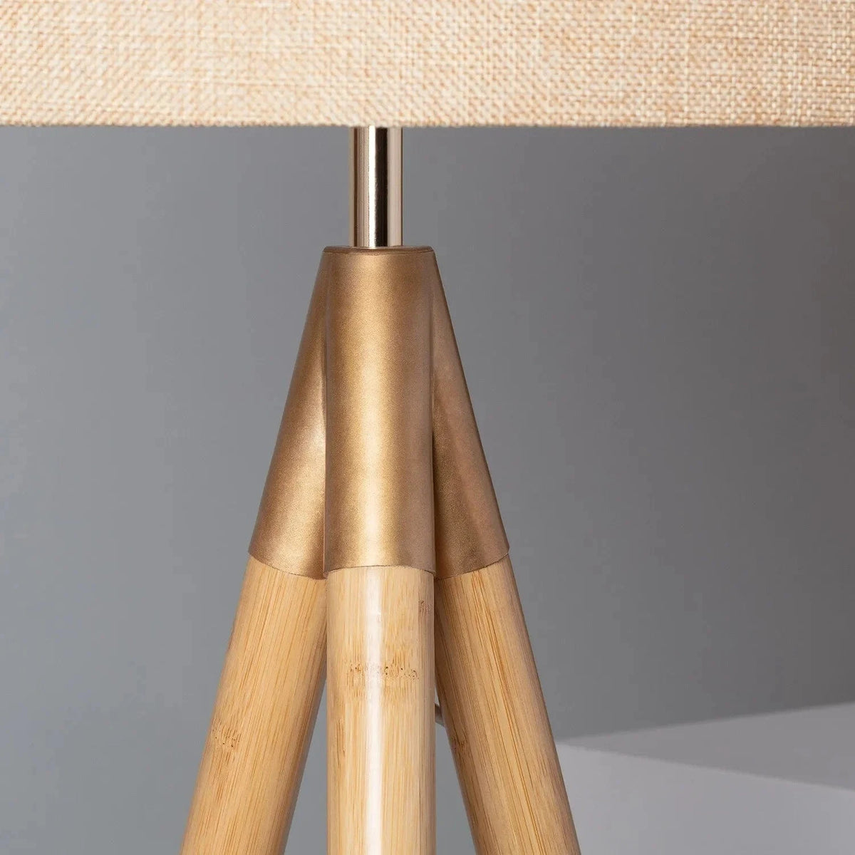 Lampadaire TECHBREY en bois et tissu Wolby - Édition Spéciale | Marco Lucetti Beige