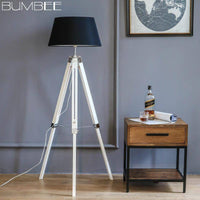 Lampadaire trépied ajustable American Chic | Marco Lucetti