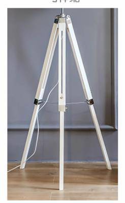 Lampadaire trépied ajustable American Chic | Marco Lucetti 4 / J