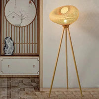 Lampadaire Vintage en bois et trépied | Marco Lucetti