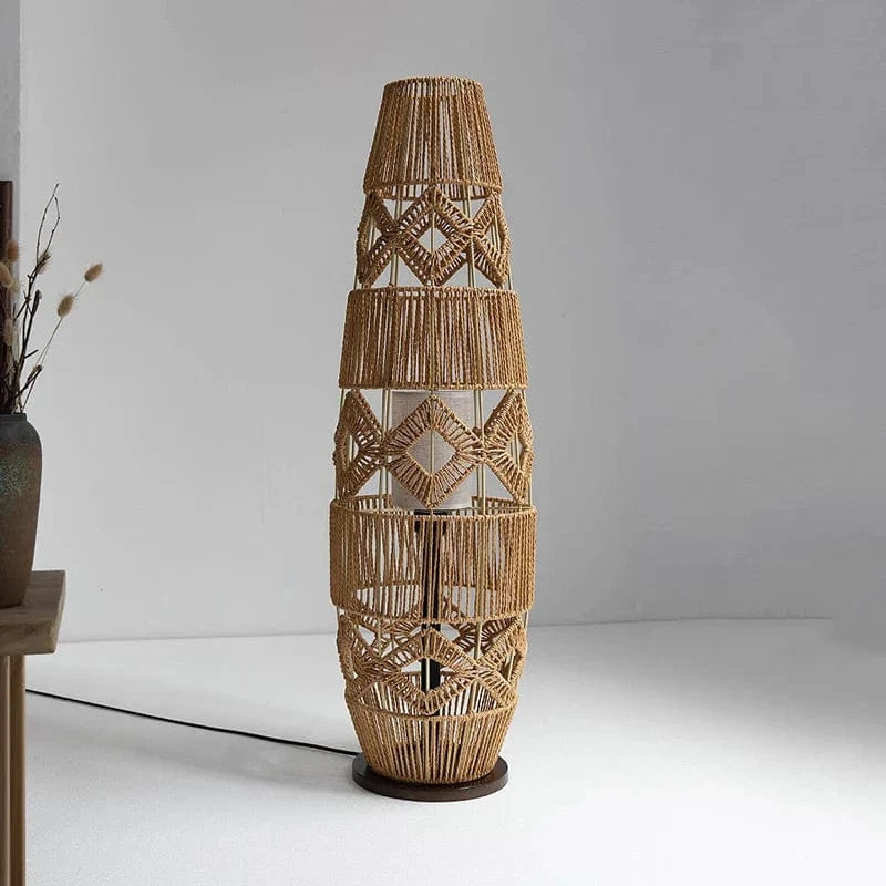 Lampadaires chinois rétro en rotin tissé, faits main pour chambre et salon | Marco Lucetti