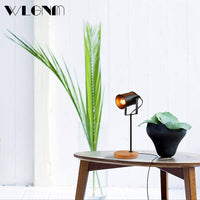 Lampe à poser design rétro avec abat-jour métallique LED | Marco Lucetti