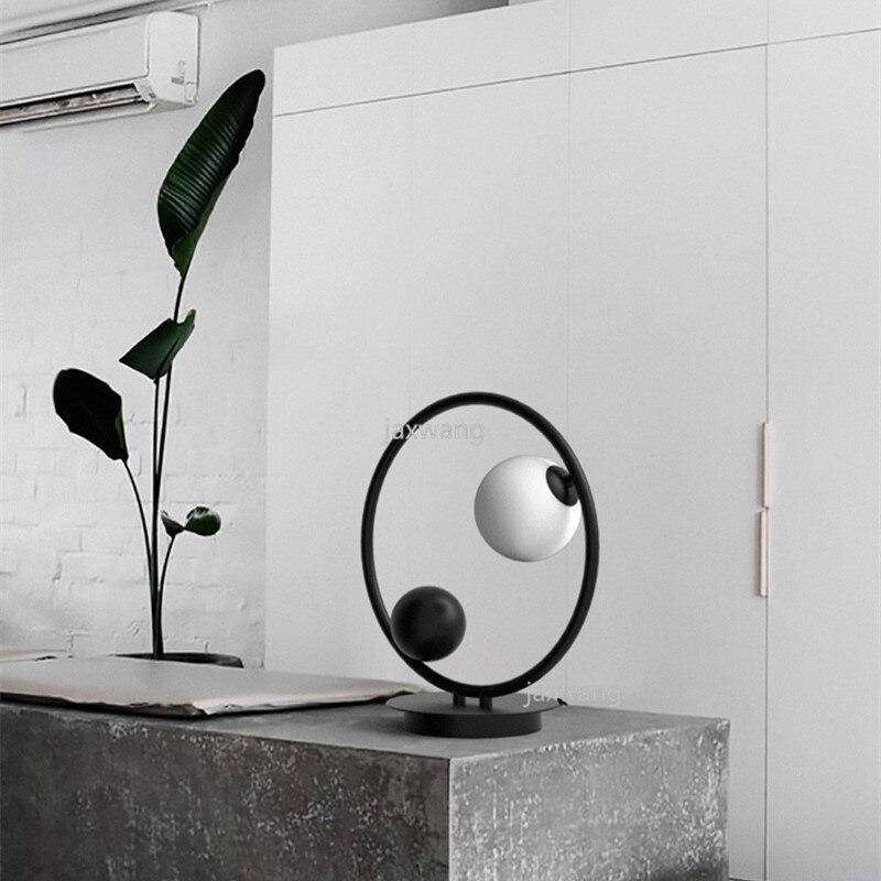 Lampe à poser LED Creative en Belledam. | Marco Lucetti