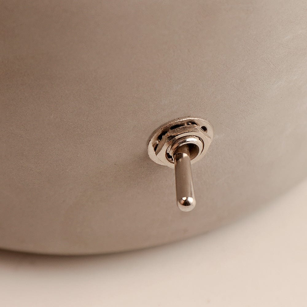 Lampe à poser stylée en ciment gris Lino | Marco Lucetti