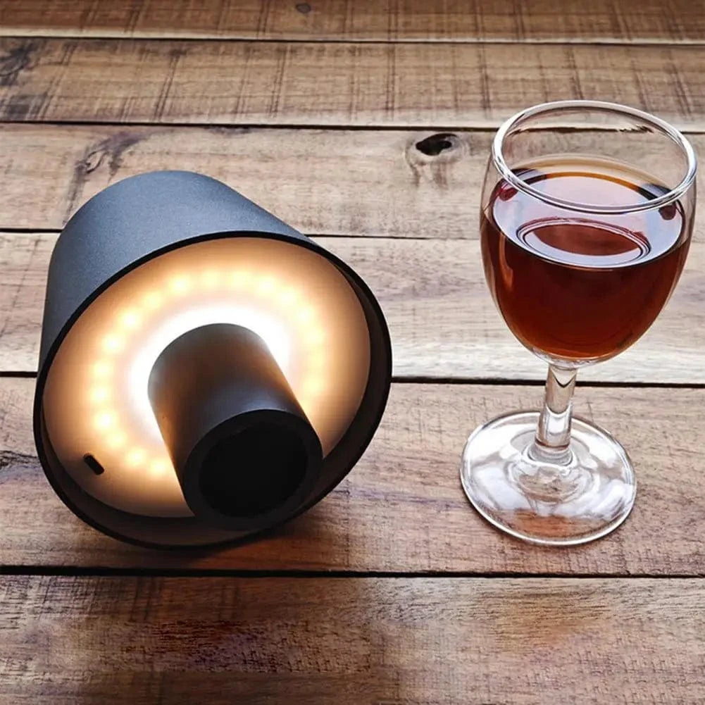 Lampe de Bouteille de Vin sans Fil Portable pour Bars et Événements - Éclat Vinifié | Marco Lucetti