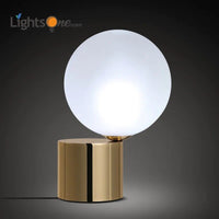 Lampe de bureau LED rétro en cuivre: l'accessoire ultime pour travailler | Marco Lucetti