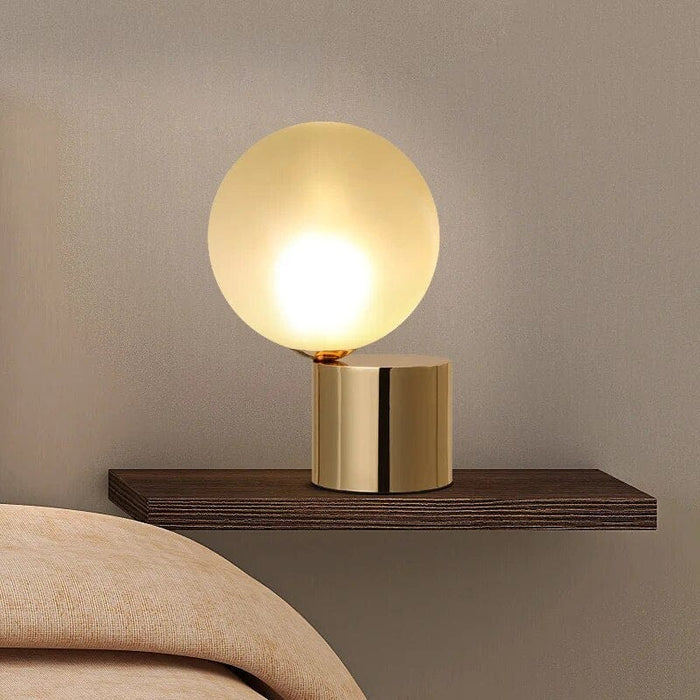 Lampe de bureau LED rétro en cuivre: l'accessoire ultime pour travailler | Marco Lucetti