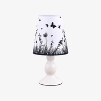 Lampe de chevet blanche avec abat-jour floral | Marco Lucetti