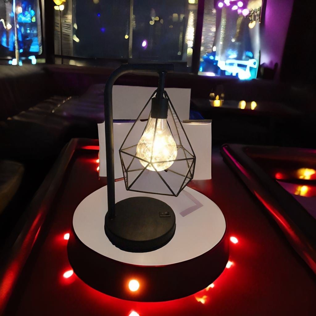 Lampe de Chevet Chic en Métal - Illuminée | Marco Lucetti