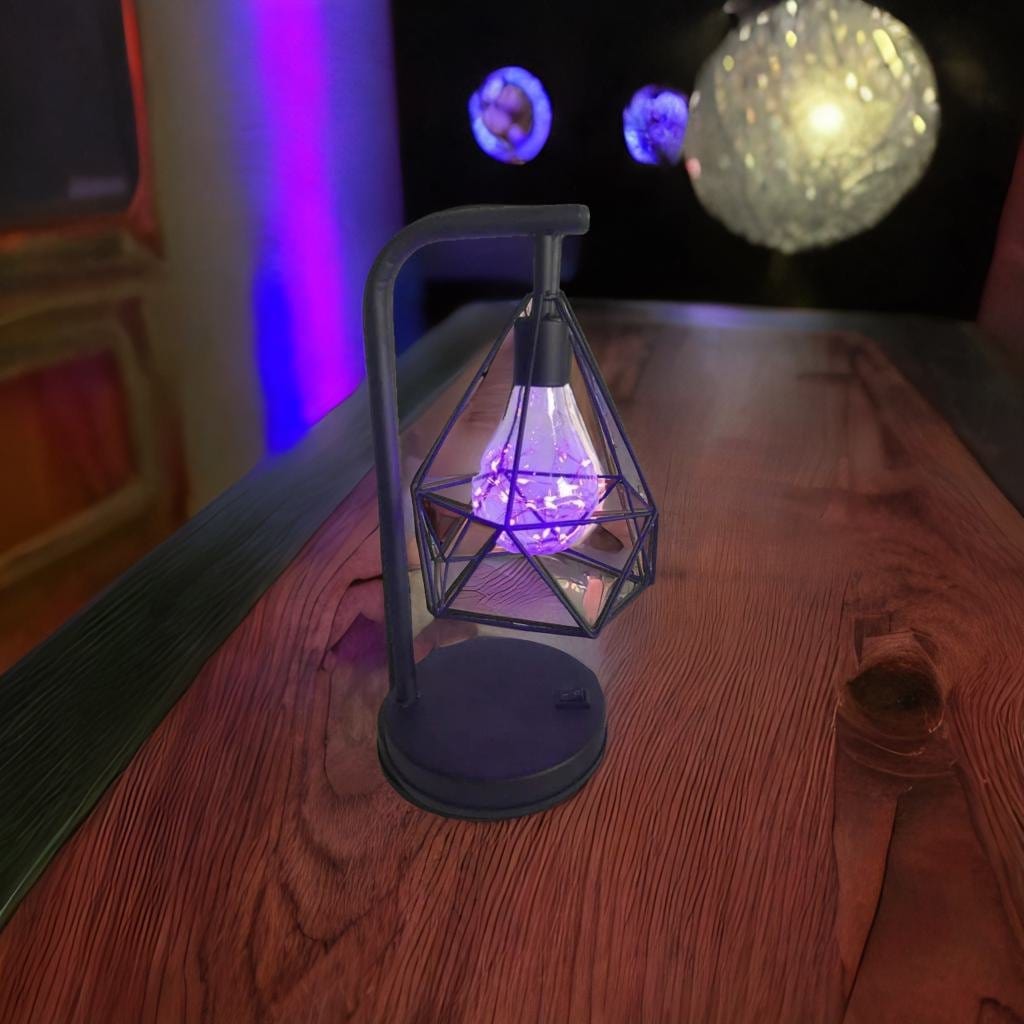 Lampe de Chevet Chic en Métal - Illuminée | Marco Lucetti Violet