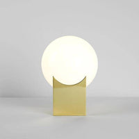 Lampe de chevet élégante sur socle cube | Marco Lucetti
