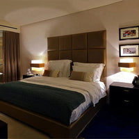 Lampe de chevet LED japonaise en bois massif design | Marco Lucetti