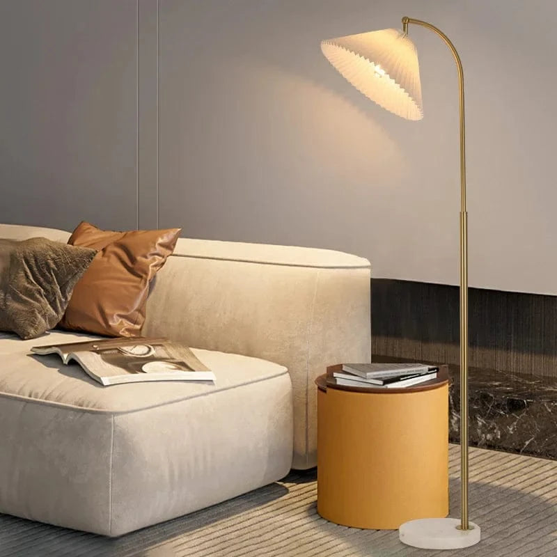 Lampe de sol de luxe minimaliste avec table verticale ajustable | Marco Lucetti