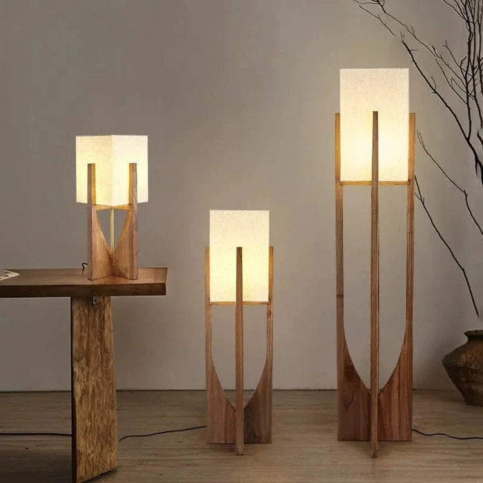 Lampe de sol en bois nordique avec LED et design élégant | Marco Lucetti