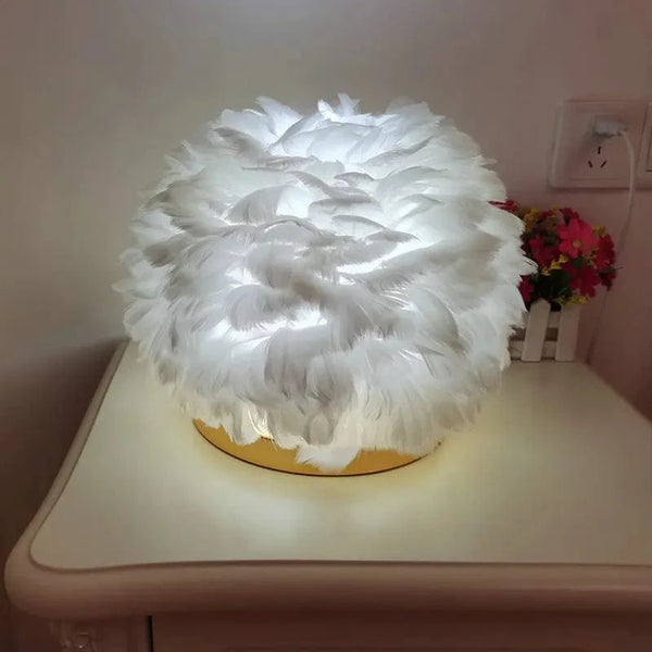 Lampe de Table Luxe en plumes roses et blanches naturelles | Marco Lucetti