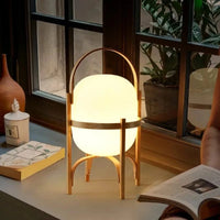 Lampe de table nordique en verre avec panier en bois - Édition Limitée | Marco Lucetti